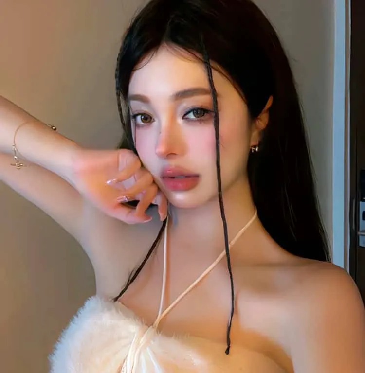 【大尺度复仇】《恶女》金玉彬动作封神：韩国版尼基塔，开场7分钟第一人称杀戮视角燃爆影史
