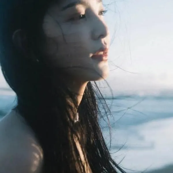 感人母爱动画《狼的孩子雨和雪》超清完整版：人类母亲在深山抚养两个半狼孩的长大与分别